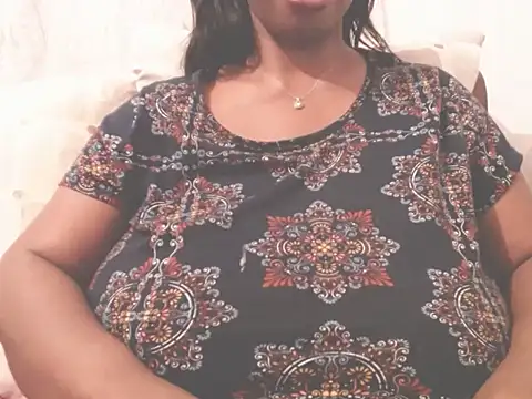 Snapshot of MissTits chatting on March 21, 2025, 7:22 am MissTits online show from March 21, 2025, 7:22 am