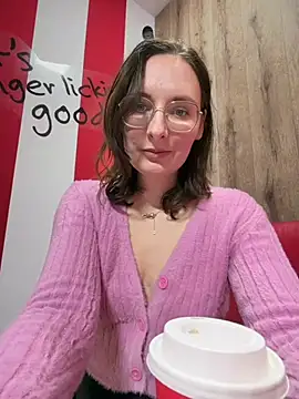 Snapshot of The_Snowwhitee chatting on April 28, 2026, 7:07 pm The Snowwhitee online show from April 28, 2026, 7:07 pm
