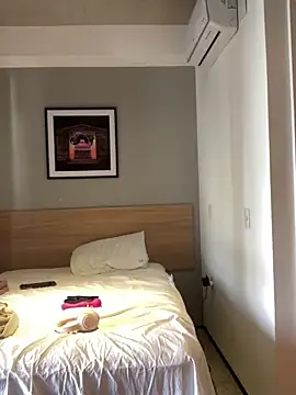 valentinny online show from April 6, 2026, 3:35 pm