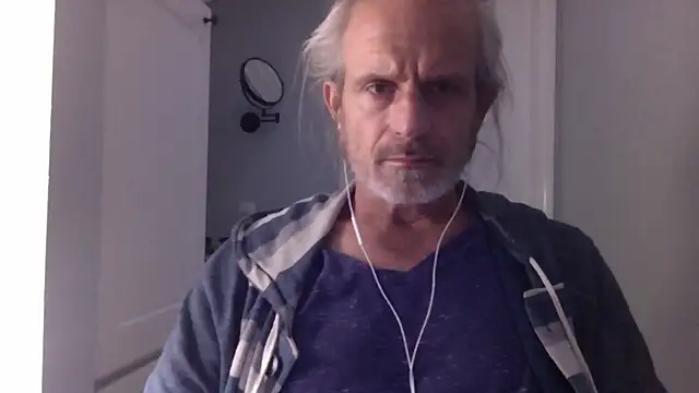 Snapshot of readyforfunxxx chatting on May 14, 2026, 1:19 pm readyforfunxxx online show from May 14, 2026, 1:19 pm
