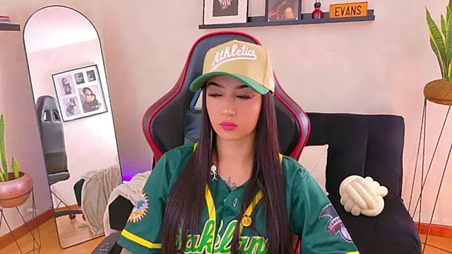 EmmyEvans1 online show from February 28, 2026, 7:24 pm