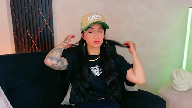 Snapshot of EmmyEvans1 chatting on June 3, 2026, 7:29 pm EmmyEvans1 online show from June 3, 2026, 7:29 pm