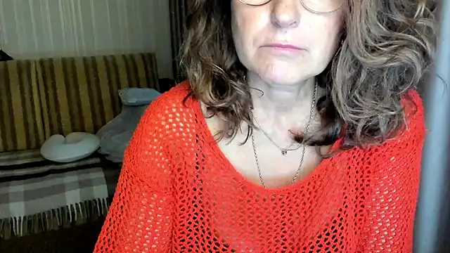 lauraoven online show from October 5, 2025, 2:30 pm