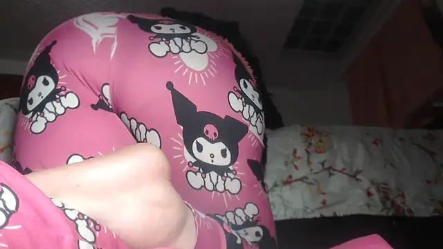 Snapshot of prettyangelsquirt chatting on February 24, 2026, 9:04 pm prettyangelsquirt online show from February 24, 2026, 9:04 pm