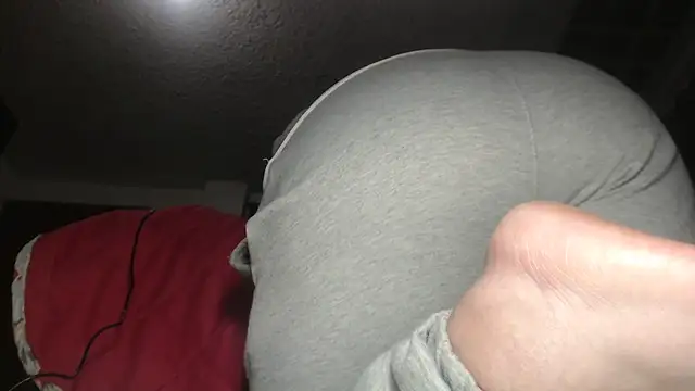 Snapshot of prettyangelsquirt chatting on October 31, 2025, 11:44 pm prettyangelsquirt online show from October 31, 2025, 11:44 pm