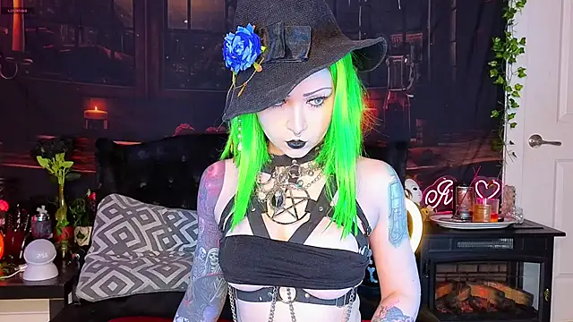 Ivey and James online show from October 9, 2025, 7:58 pm