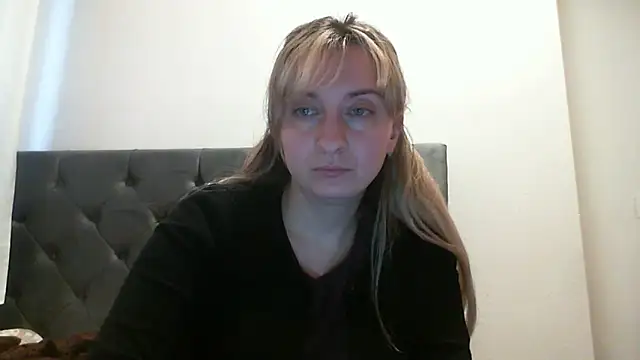 SusanCurt online show from December 5, 2025, 9:52 am