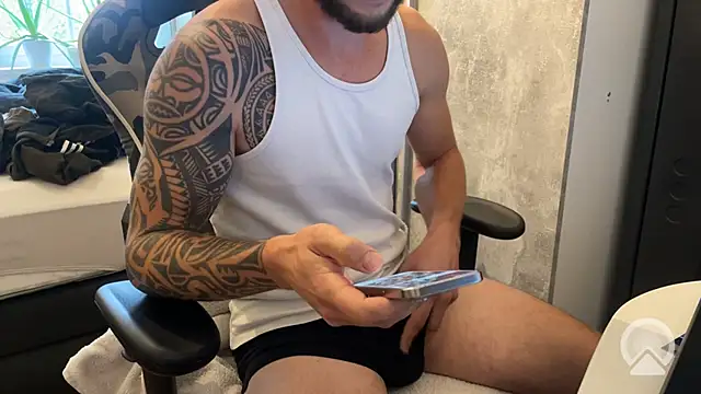 Snapshot of bigdick19cm90 chatting on October 4, 2025, 1:23 pm bigdick19cm90 online show from October 4, 2025, 1:23 pm