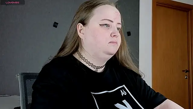 Snapshot of EMMA__CONNOR chatting on September 30, 2025, 7:25 am EMMA CONNOR online show from September 30, 2025, 7:25 am