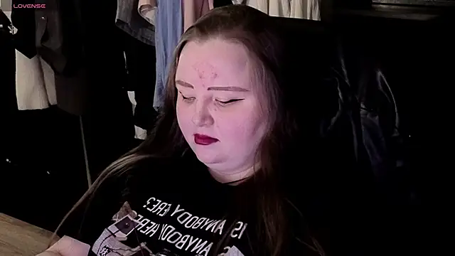 Snapshot of EMMA__CONNOR chatting on November 7, 2025, 10:57 pm EMMA CONNOR online show from November 7, 2025, 10:57 pm