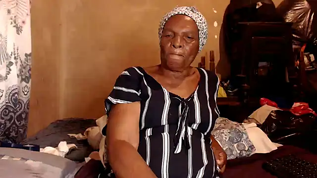 Snapshot of NaughtyGranny chatting on November 14, 2025, 7:06 pm NaughtyGranny online show from November 14, 2025, 7:06 pm