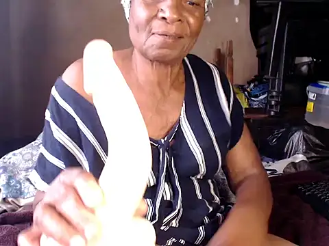 Snapshot of NaughtyGranny chatting on November 18, 2025, 9:56 am NaughtyGranny online show from November 18, 2025, 9:56 am