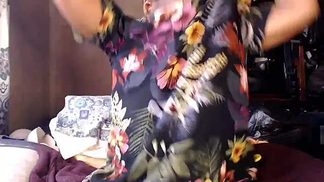 Snapshot of NaughtyGranny chatting on December 1, 2025, 8:59 am NaughtyGranny online show from December 1, 2025, 8:59 am