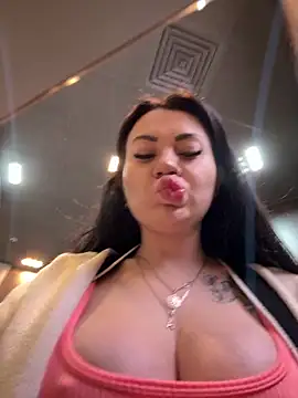 Snapshot of Wet__Bunny chatting on February 22, 2025, 6:39 am Wet Bunny online show from February 22, 2025, 6:39 am