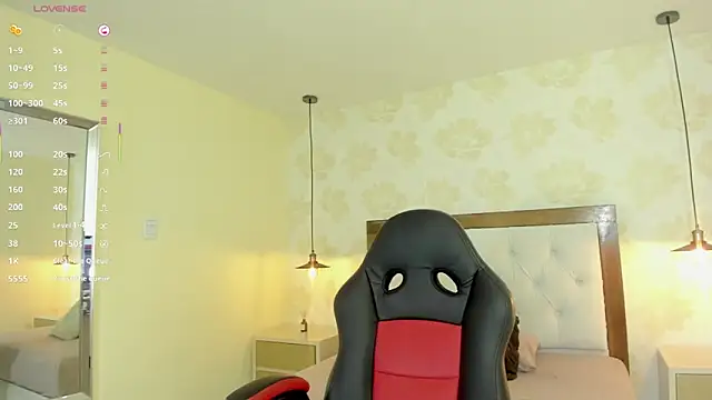 Snapshot of clarisKlein chatting on November 21, 2025, 4:11 am clarisKlein online show from November 21, 2025, 4:11 am