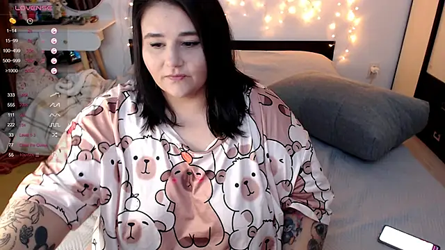 naughtykiss online show from September 27, 2025, 4:18 am