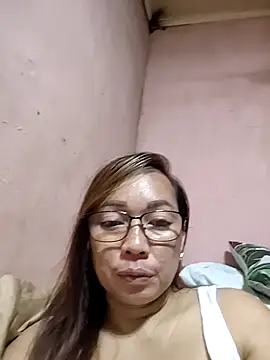 Snapshot of asianwet4u chatting on February 25, 2026, 11:10 am asianwet4u online show from February 25, 2026, 11:10 am