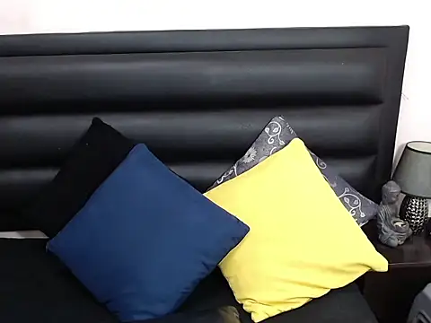 sensual nataliee online show from March 22, 2026, 1:23 pm