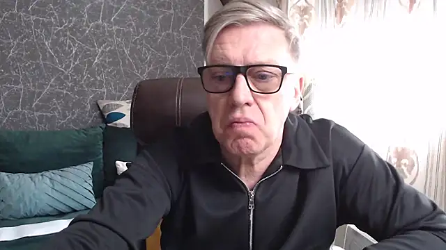 Snapshot of RobertStripX chatting on March 1, 2026, 8:36 am RobertStripX online show from March 1, 2026, 8:36 am