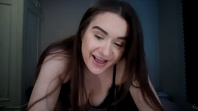 Snapshot of avajade chatting on December 17, 2025, 11:48 am avajade online show from December 17, 2025, 11:48 am