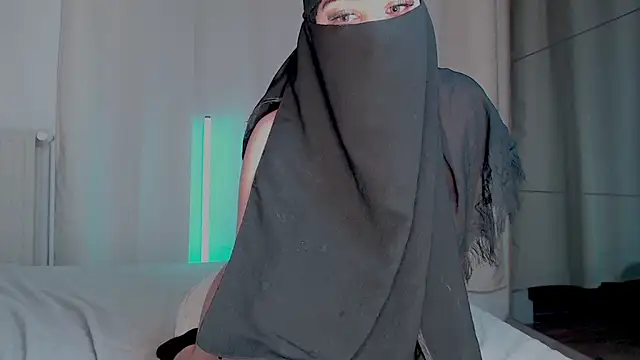 Snapshot of sweet_diazzz chatting on March 14, 2025, 12:43 am sweet diazzz online show from March 14, 2025, 12:43 am