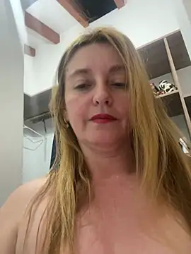Snapshot of moniquerainx chatting on March 18, 2025, 2:29 am moniquerainx online show from March 18, 2025, 2:29 am