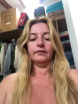 Snapshot of moniquerainx chatting on February 8, 2026, 12:47 pm moniquerainx online show from February 8, 2026, 12:47 pm