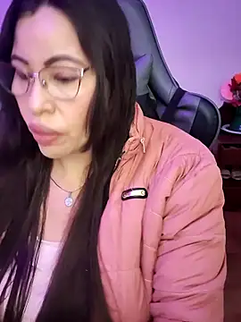 esmeralda milf online show from February 24, 2026, 7:48 pm