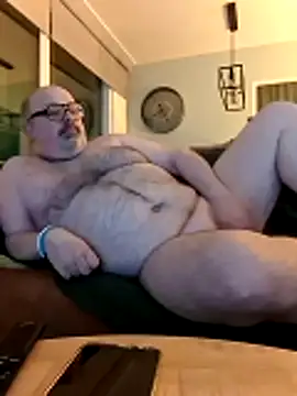 Snapshot of Bibear197511 chatting on October 28, 2025, 6:40 pm Bibear197511 online show from October 28, 2025, 6:40 pm