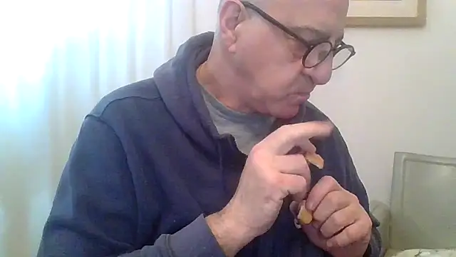 ANONIMO7735 online show from February 15, 2026, 6:58 am