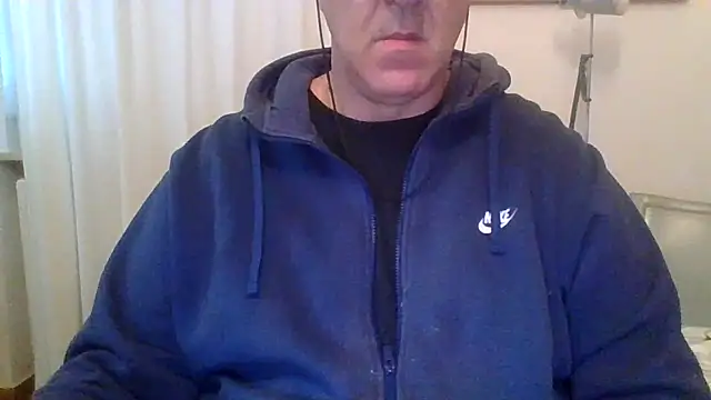 ANONIMO7735 online show from October 4, 2025, 5:20 am