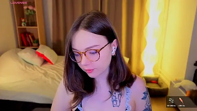 MilenaSaint online show from March 30, 2026, 3:52 am