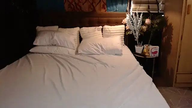 xheavenlytrans online show from November 6, 2025, 12:47 am