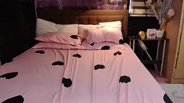 xheavenlytrans online show from April 14, 2026, 12:37 am