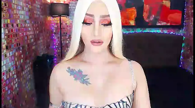 KylieMaxwellCaulfield TS online show from February 17, 2025, 6:50 pm