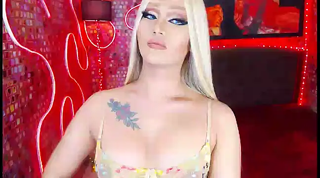 KylieMaxwellCaulfield TS online show from March 16, 2025, 2:21 am