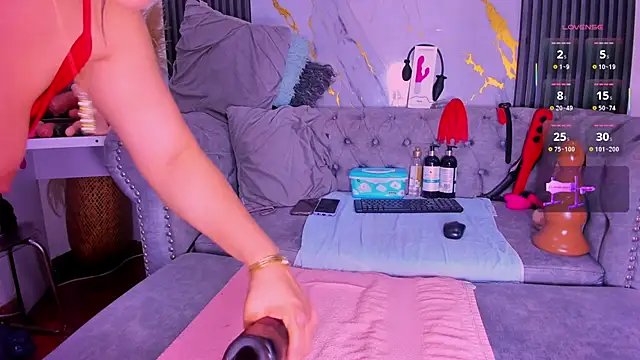 Snapshot of dailly_hot chatting on February 8, 2026, 7:06 am dailly hot online show from February 8, 2026, 7:06 am