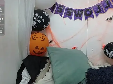 Snapshot of ninaa_fox chatting on November 1, 2025, 2:44 pm ninaa fox online show from November 1, 2025, 2:44 pm