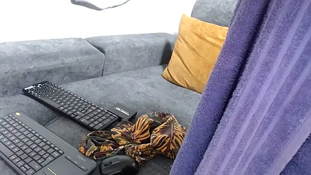 Snapshot of kamila-diablita chatting on November 13, 2025, 12:42 pm kamila-diablita online show from November 13, 2025, 12:42 pm