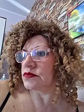 Hot Azaleea online show from April 10, 2026, 5:36 am