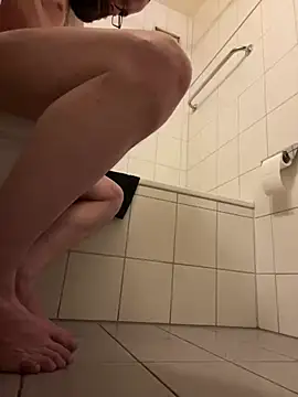 Snapshot of Platinum211 chatting on February 23, 2025, 2:14 pm Platinum211 online show from February 23, 2025, 2:14 pm