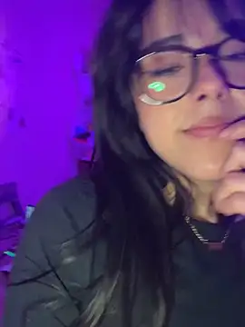 Snapshot of Evie-Luna chatting on January 27, 2025, 2:20 am Evie-Luna online show from January 27, 2025, 2:20 am
