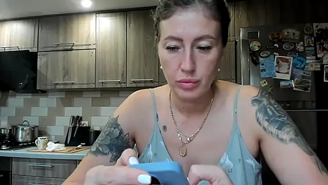 Snapshot of Avtosluts777 chatting on September 10, 2025, 3:33 pm Avtosluts777 online show from September 10, 2025, 3:33 pm