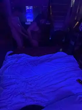 mirandamark2020 online show from April 14, 2026, 11:48 am