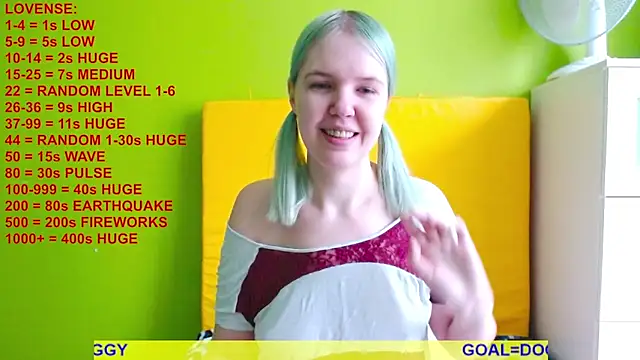 Snapshot of Ultra_Meow chatting on May 16, 2026, 5:50 am Ultra Meow online show from May 16, 2026, 5:50 am