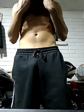 TommyMomentum online show from November 18, 2025, 5:44 am