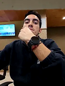 TommyMomentum online show from February 2, 2026, 1:59 am