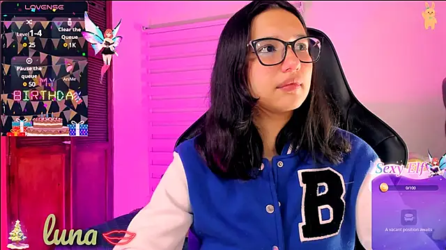 Snapshot of Luniverse chatting on January 4, 2025, 11:17 pm Luniverse online show from January 4, 2025, 11:17 pm