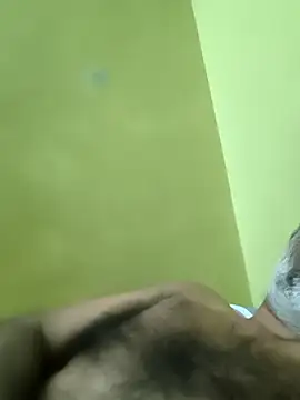 Snapshot of tz143143 chatting on January 15, 2026, 7:28 pm tz143143 online show from January 15, 2026, 7:28 pm