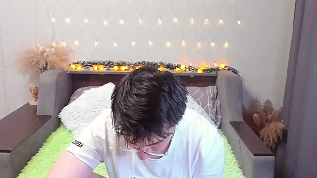 Snapshot of Yumi_steve chatting on January 26, 2025, 12:37 am Yumi steve online show from January 26, 2025, 12:37 am